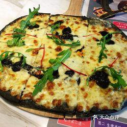 日本墨鱼披萨,日本风味海鲜美食的完美融合